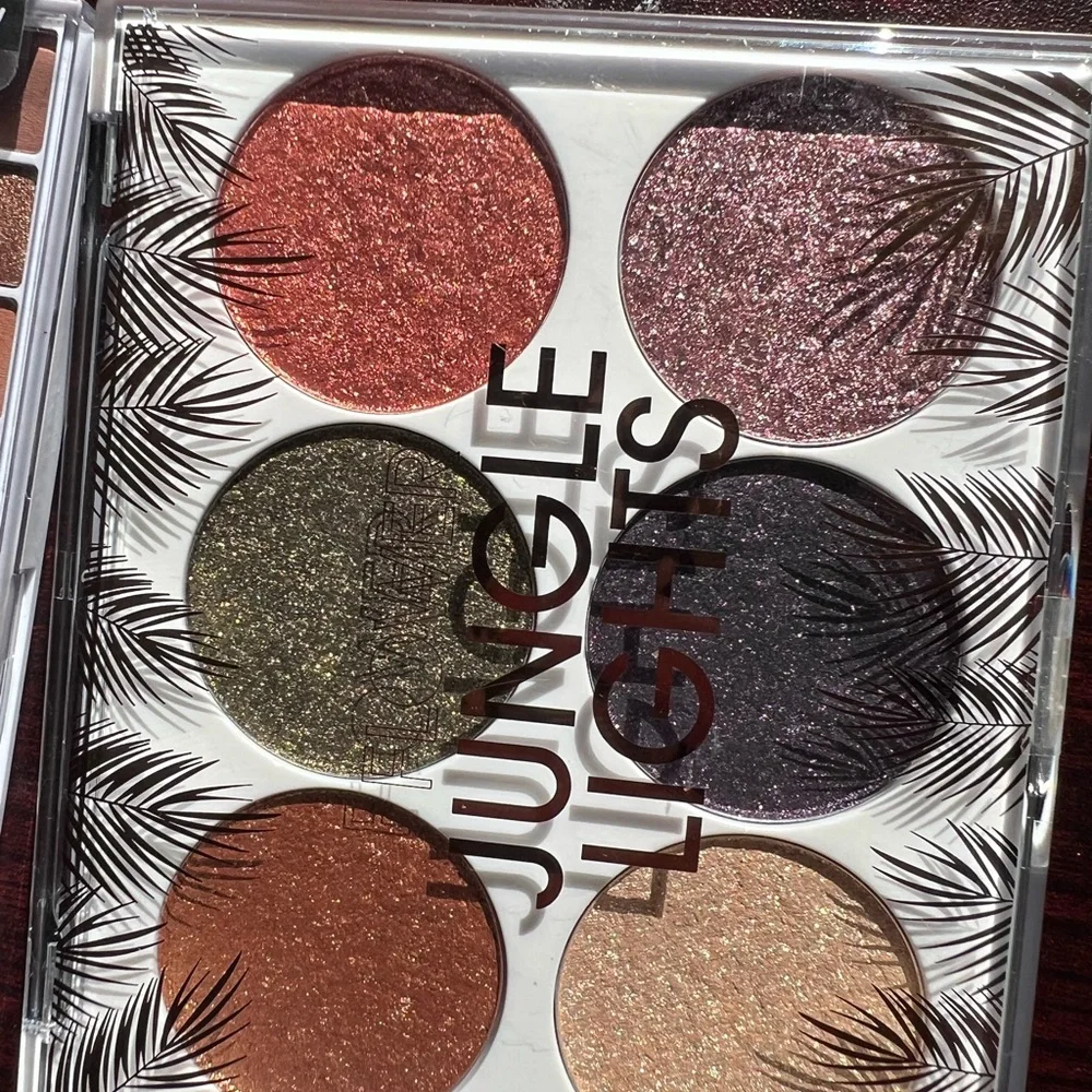 Makeup Bundle - Picture 3 of 4